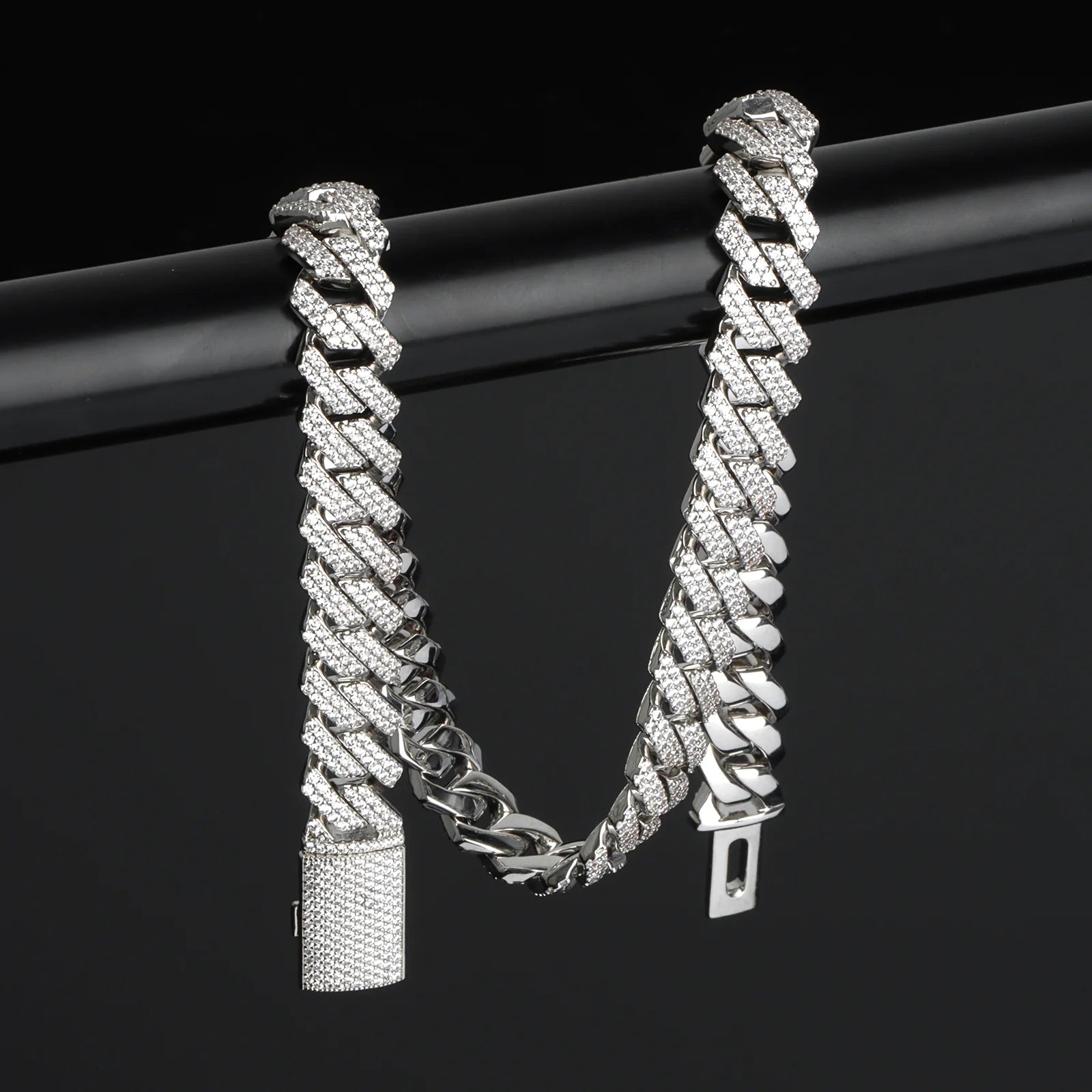 18mm Blue & White Cuban Chain