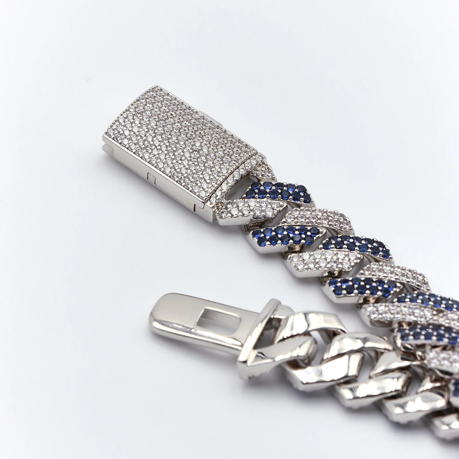 18mm Blue & White Cuban Bracelet