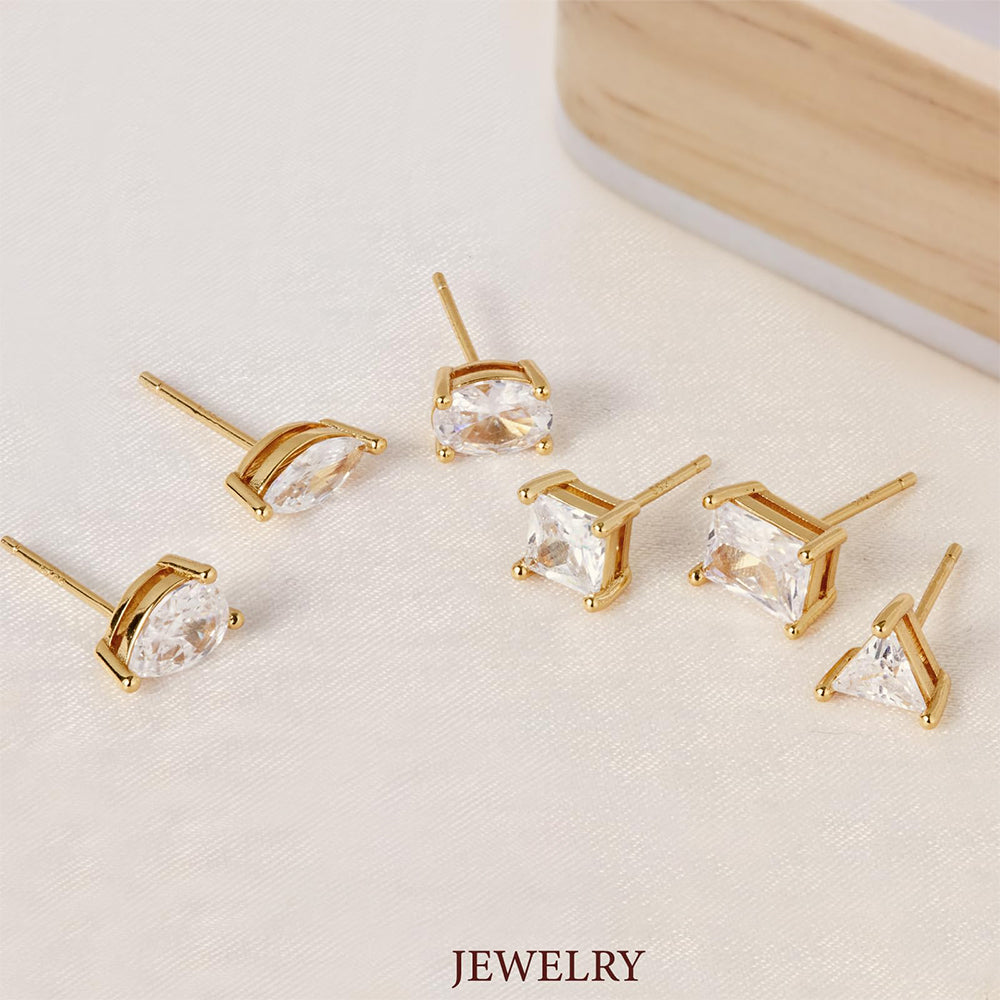 Oval Cut Lab Grown Diamond Stud Earrings